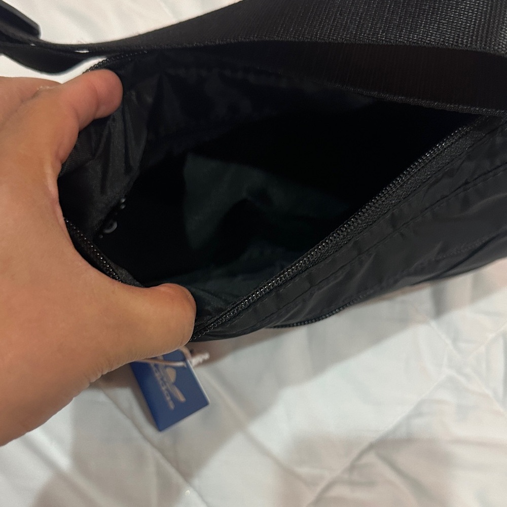 NEW Adidas Black Crossbody Bag - Picture 6 of 8